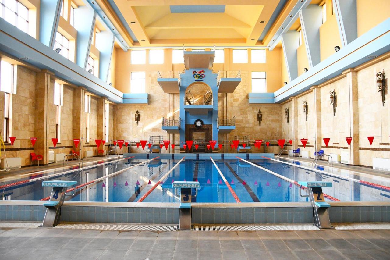 Olympavan Hotel Yerevan Bagian luar foto