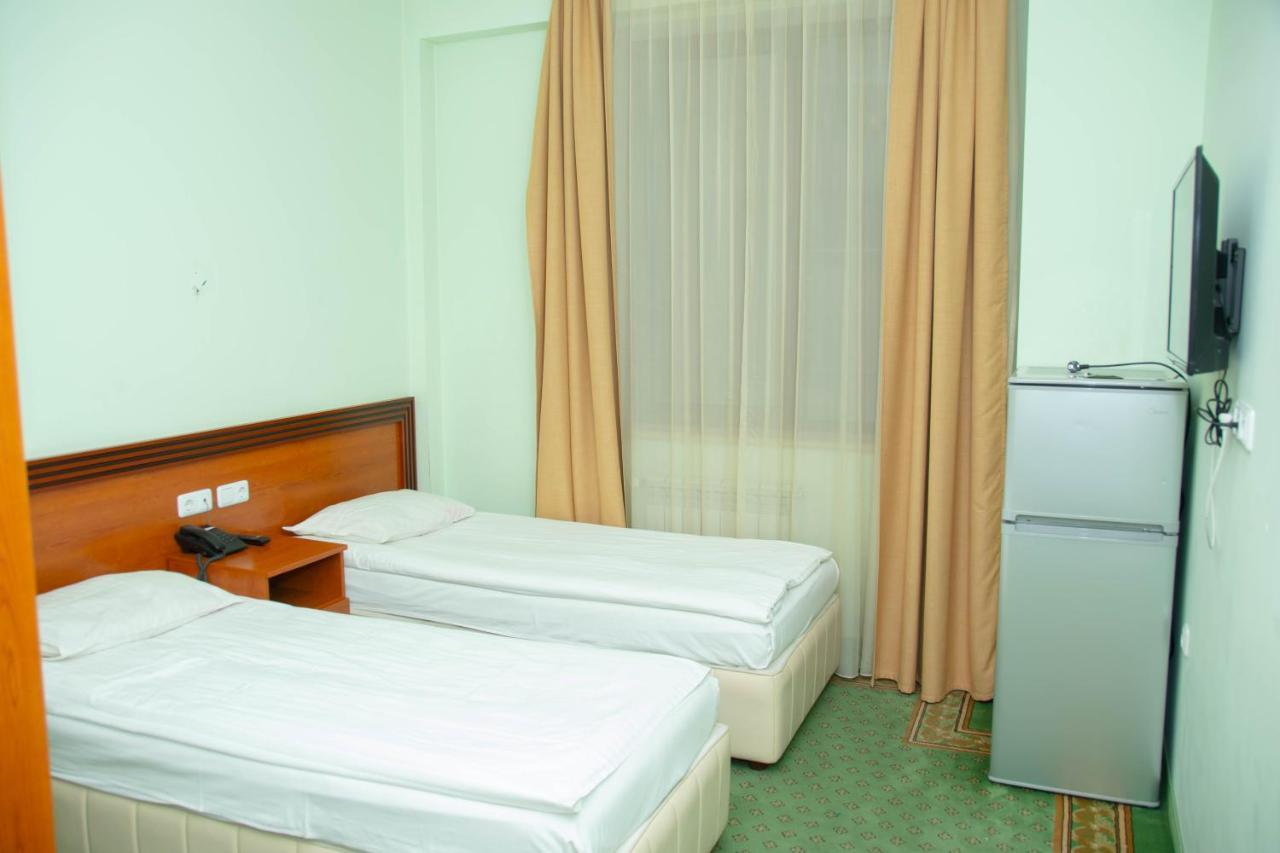 Olympavan Hotel Yerevan Bagian luar foto