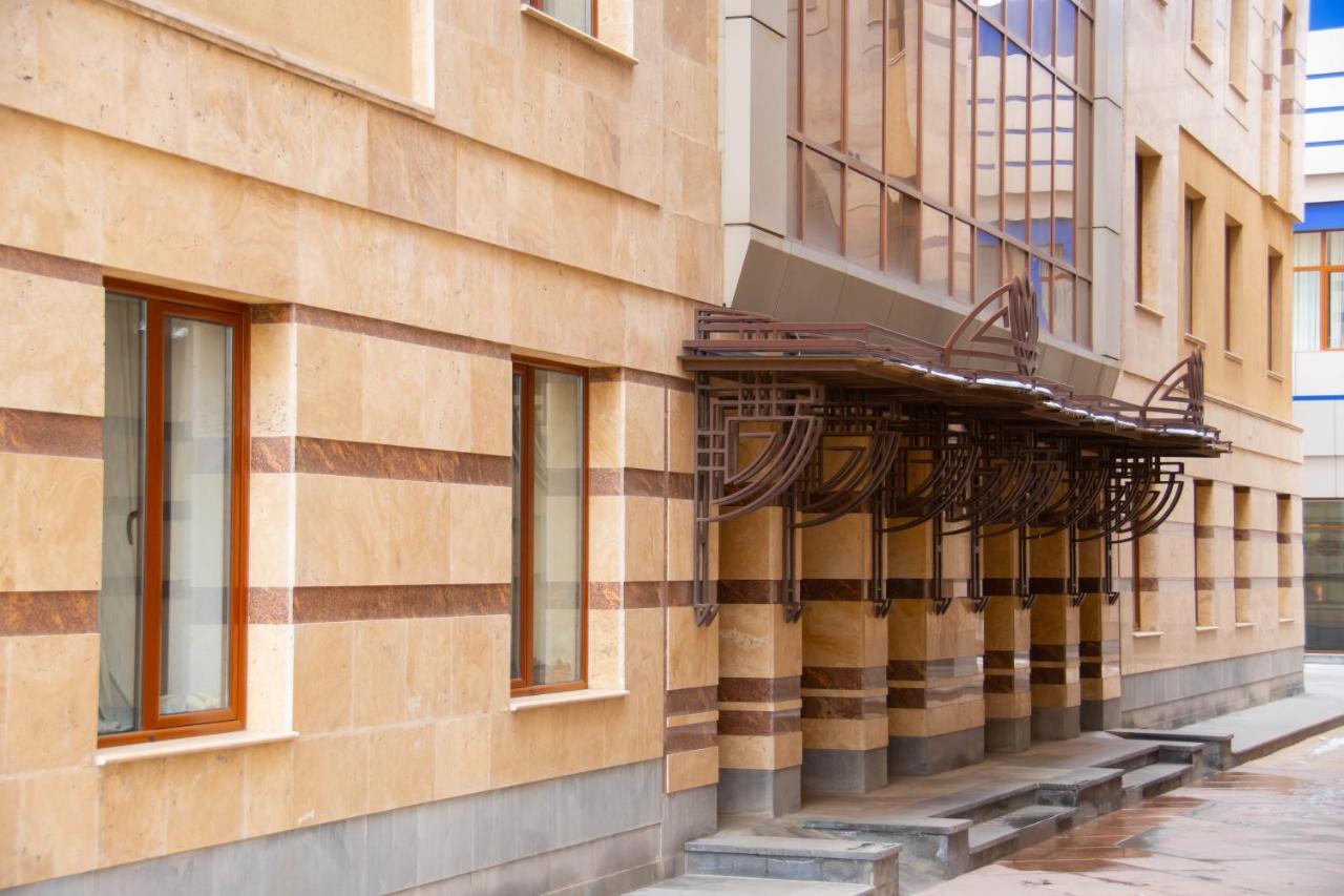 Olympavan Hotel Yerevan Bagian luar foto