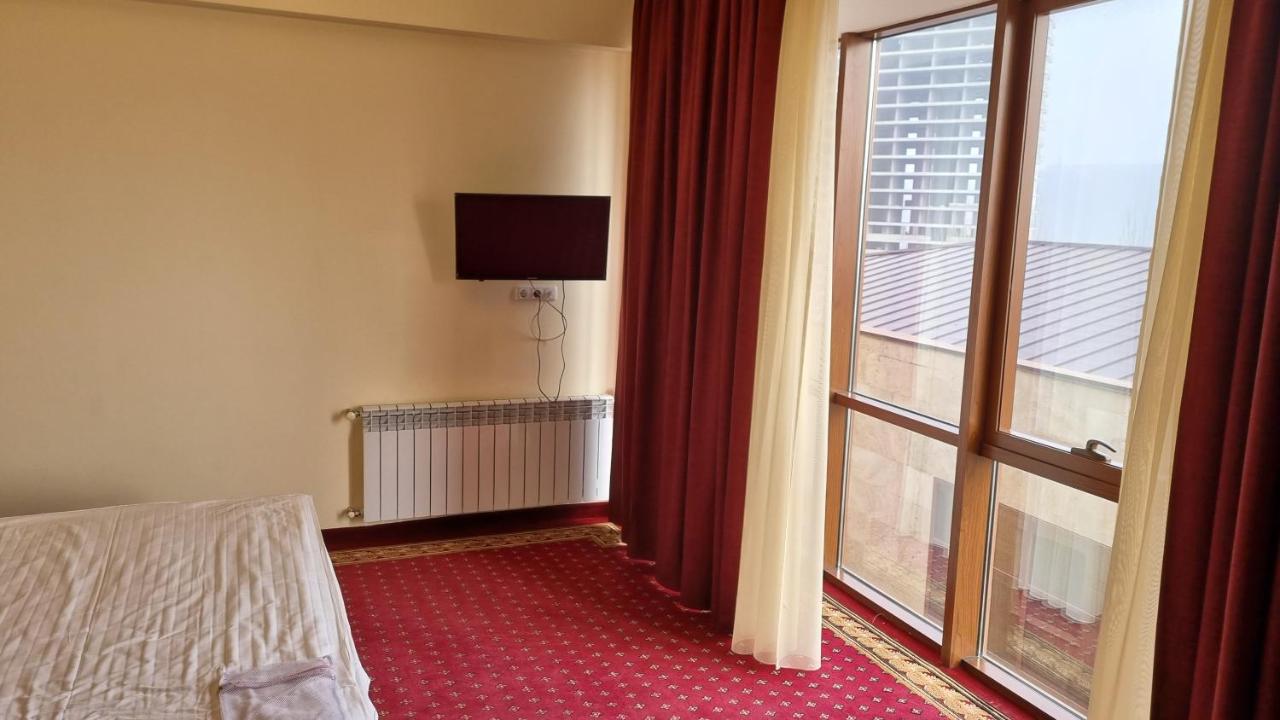 Olympavan Hotel Yerevan Bagian luar foto