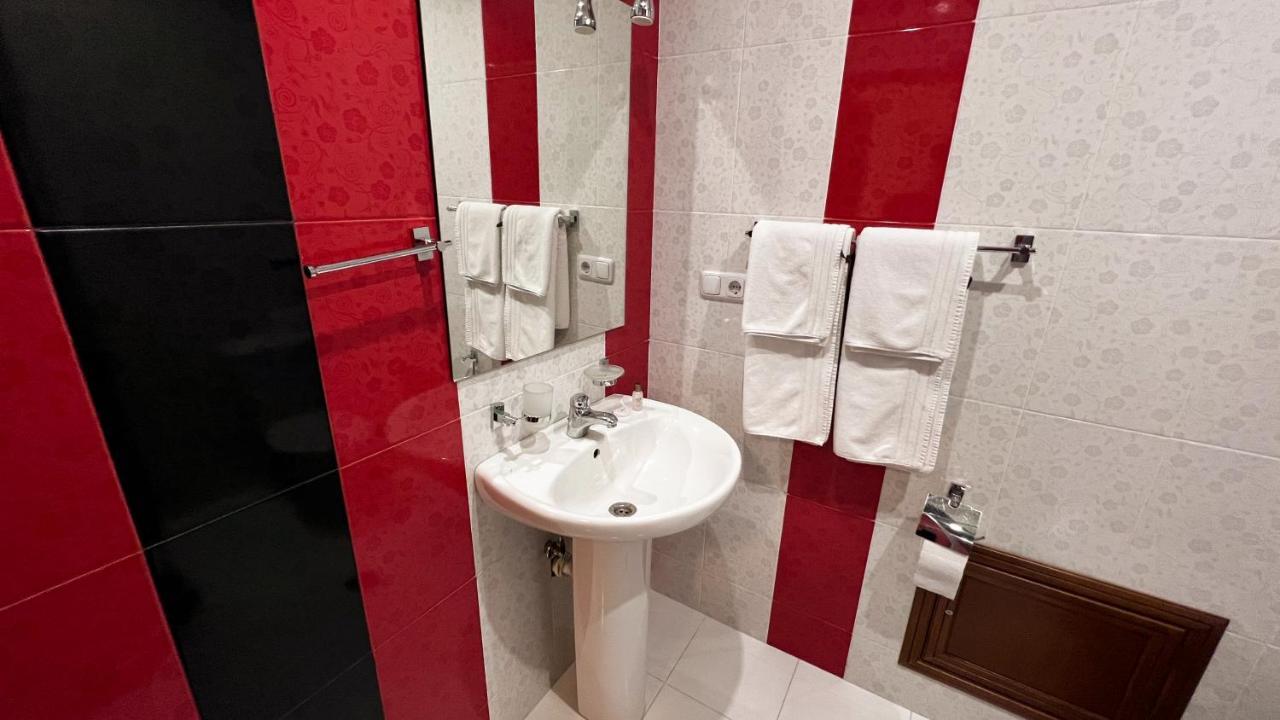 Olympavan Hotel Yerevan Bagian luar foto